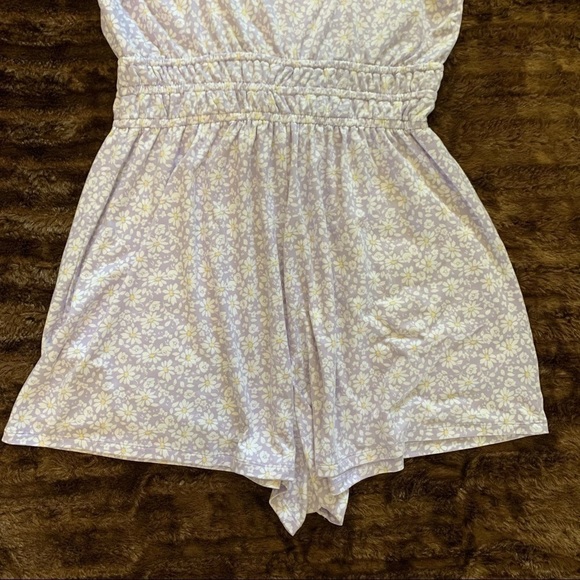 Hollister NWT Spaghetti Strap Cinched Waist Romper - Picture 8 of 11